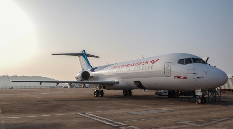 ARJ21新增商業(yè)名稱C909 中國商飛統(tǒng)一飛機產(chǎn)品名稱“商飛+”